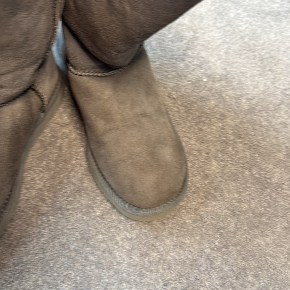 Ugg Bailey Button Ii Gray Size 9 - image 3